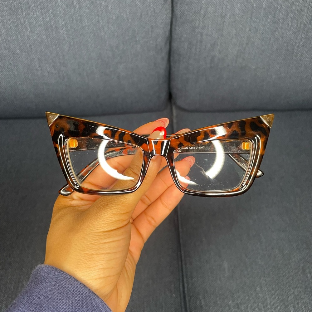 Tortoise Shell Cat-Eye Glasses